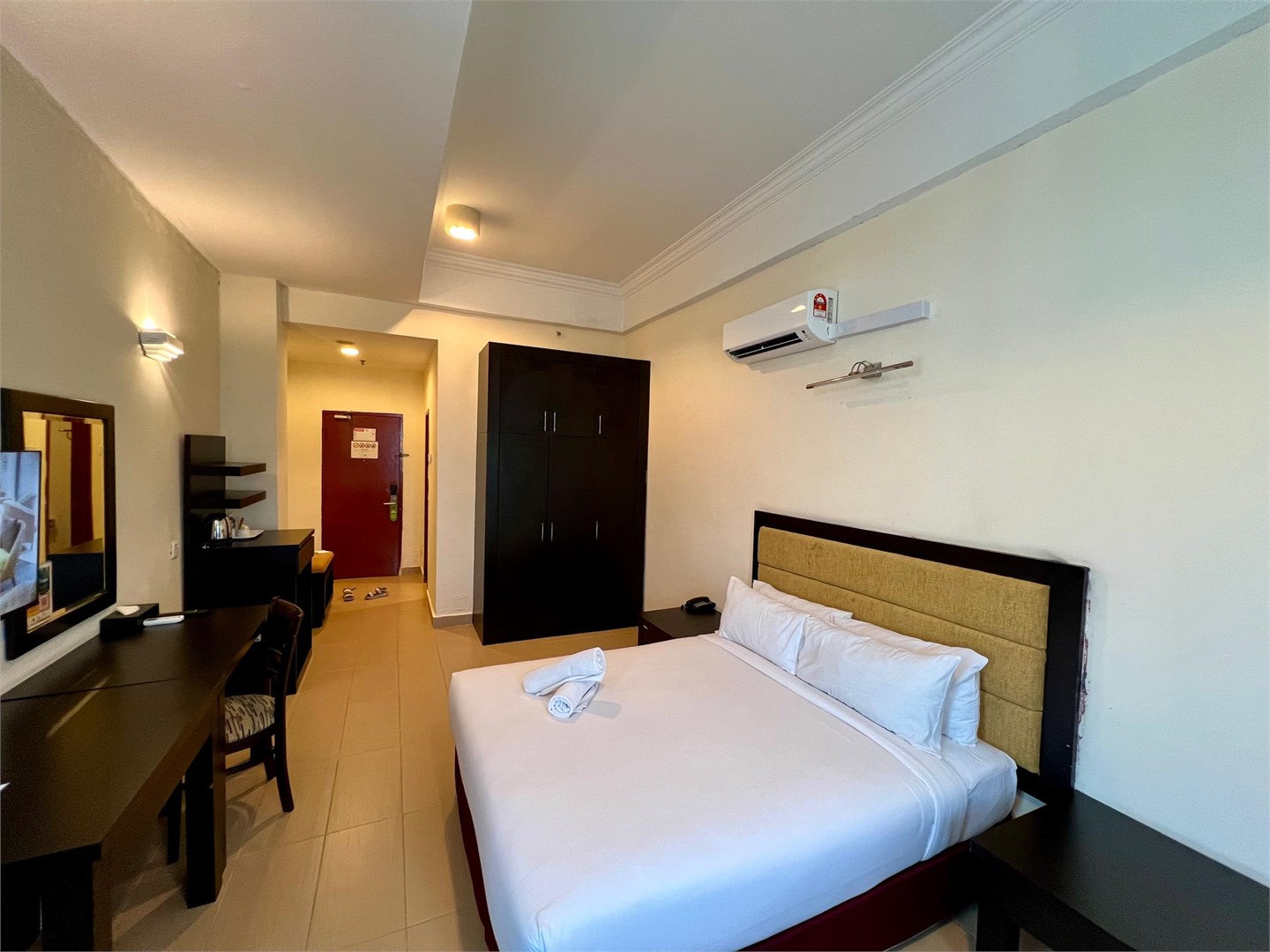 Deluxe (Room Only)
