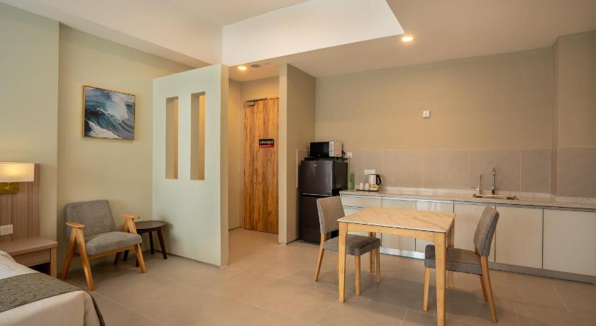 Studio Suites (Room with Breakfast)