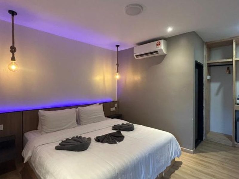 Couple Chalet