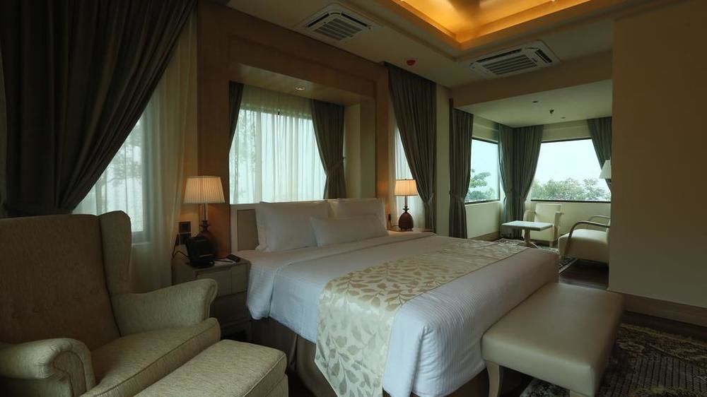 Ocean Suite (with Balcony)