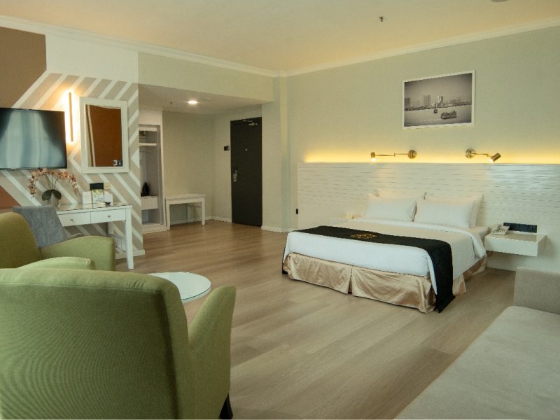 Studio Suite (With Breakfast)