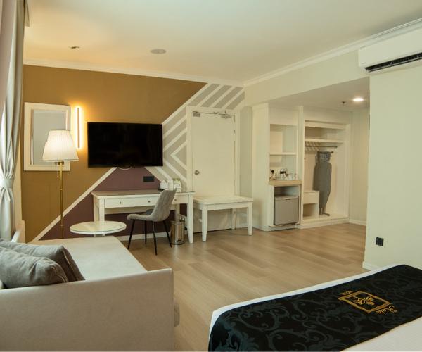 Studio Suite (With Breakfast)