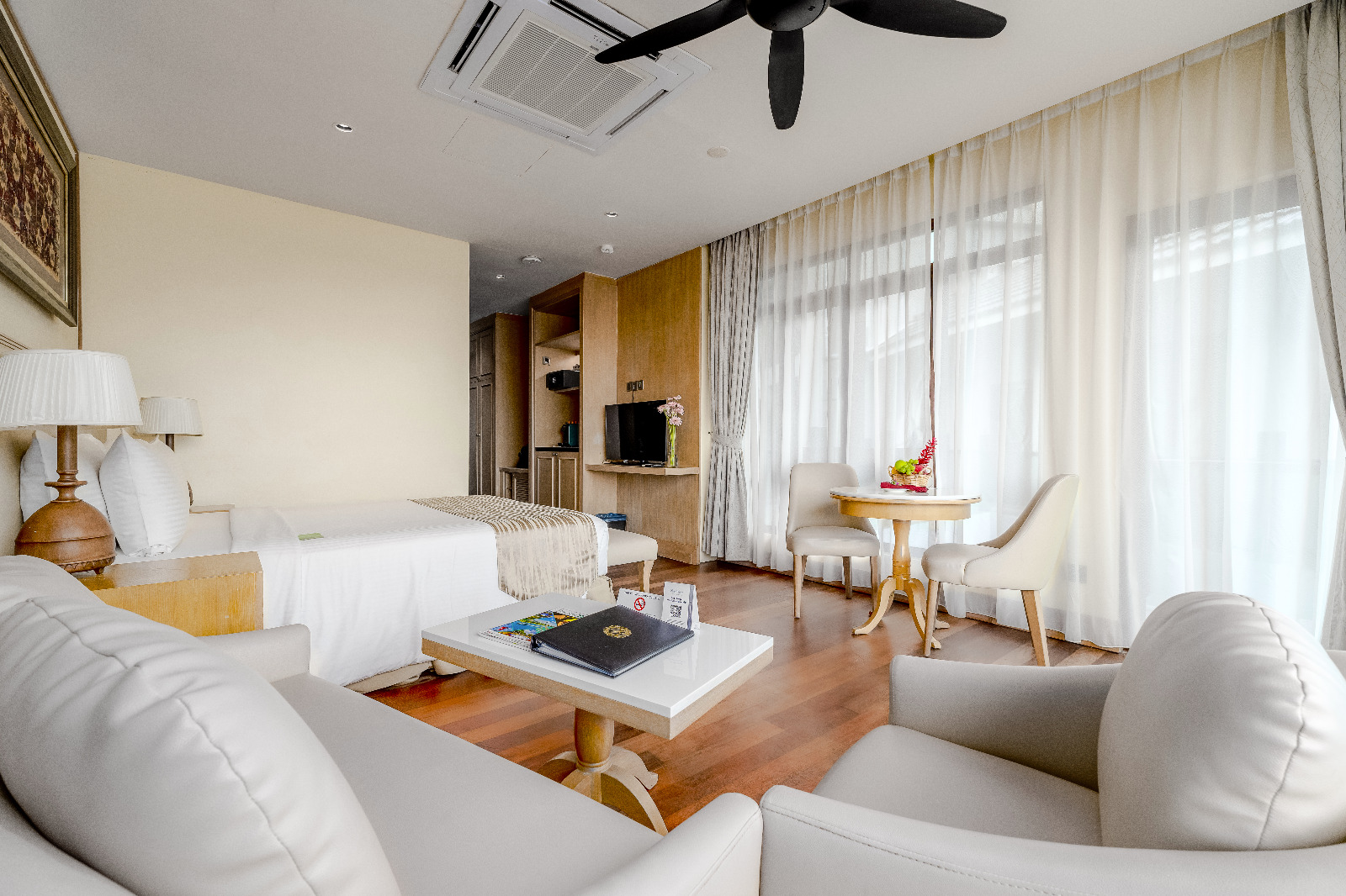 Ocean Suite (with Balcony)
