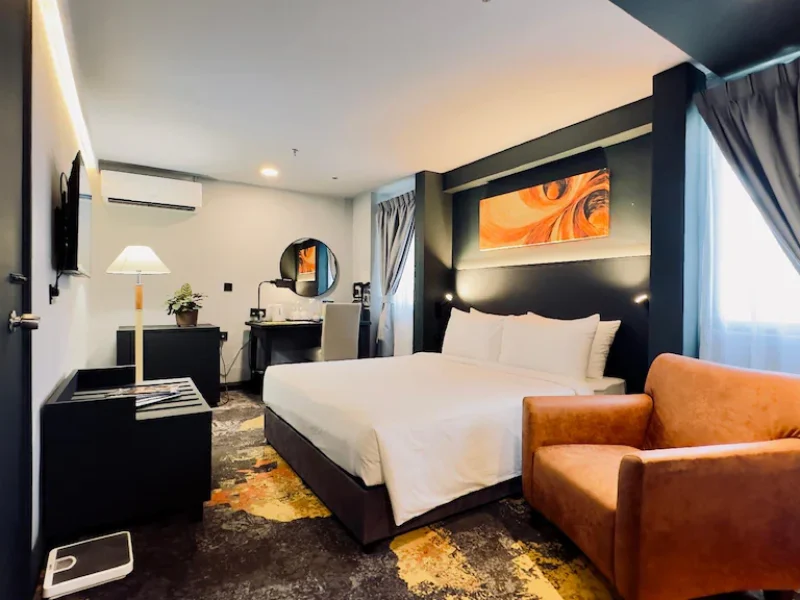 Junior Suite (King/Queen)