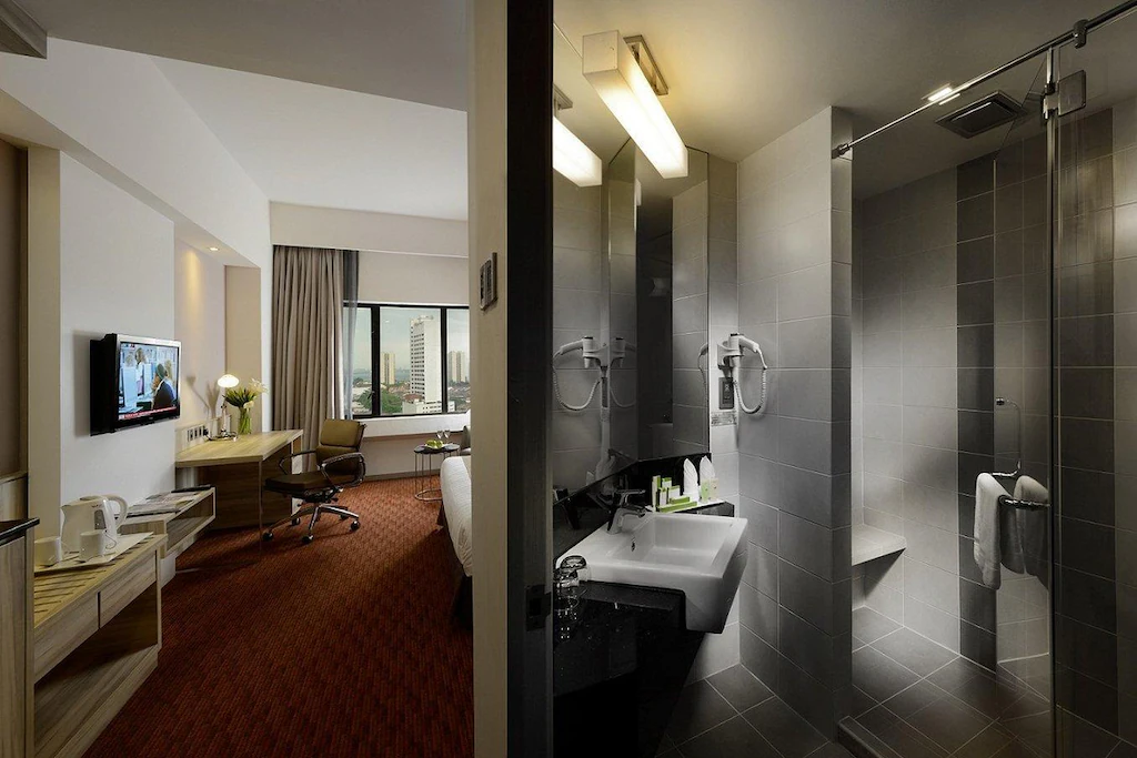 Family Triple (Room Only)