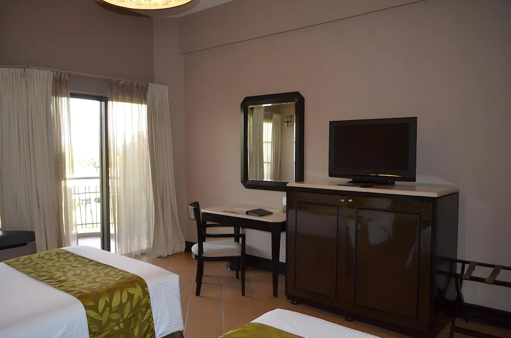 Deluxe Room (Single/Twin)