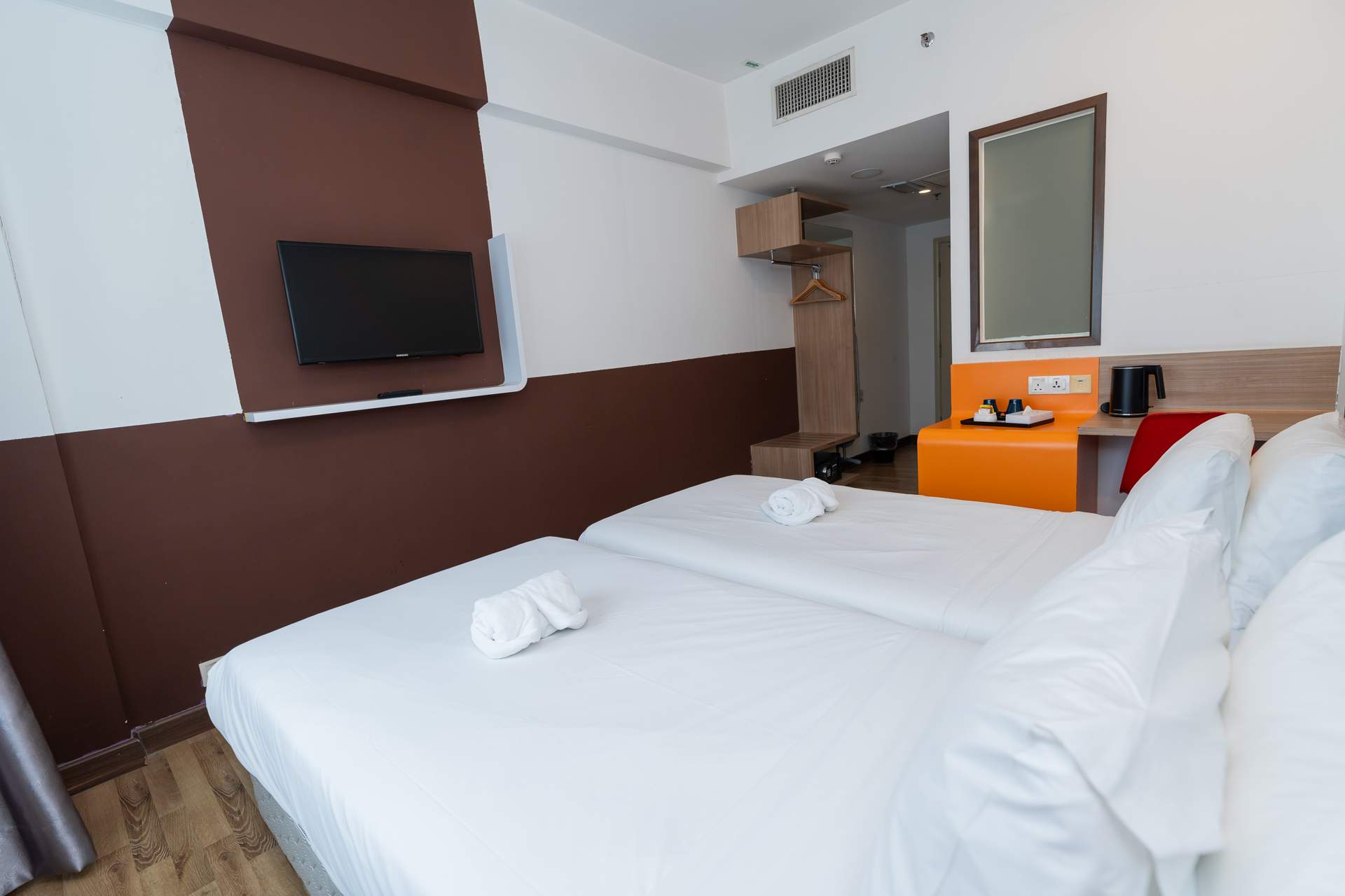 Deluxe Room (Twin/Queen)