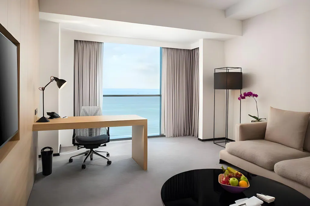 L Suite (1 Bedroom)