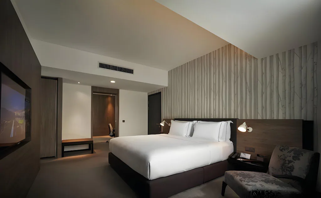 L Suite (1 Bedroom)