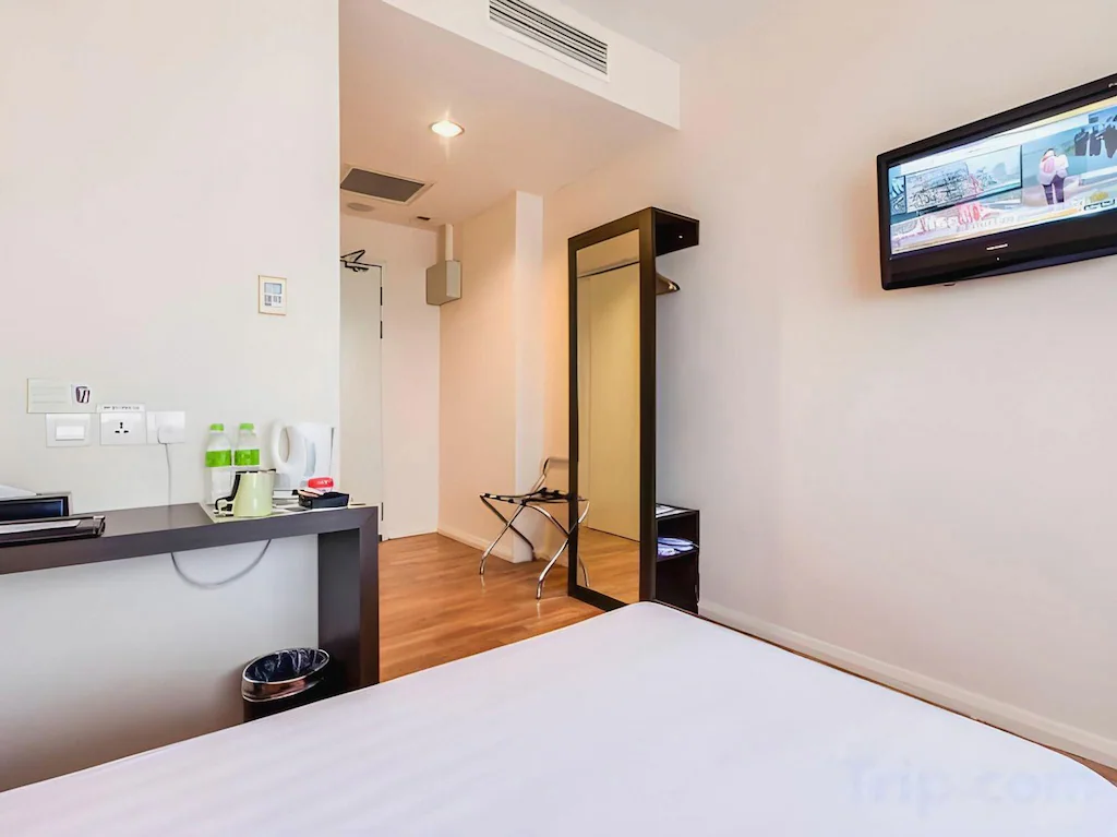 Standard Room (With Breakfast)