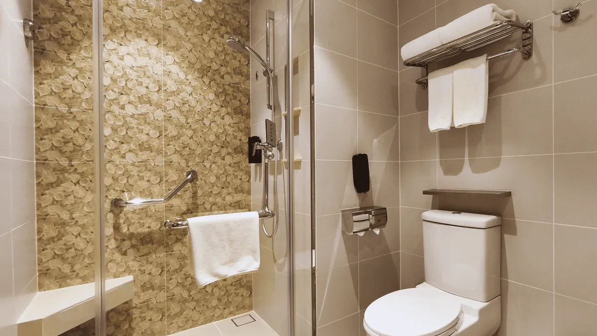 Deluxe Room (King/Twin)