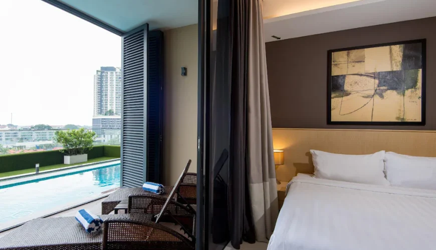 Poolside Suite