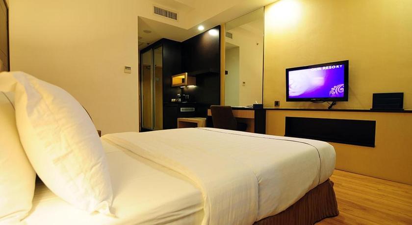 Deluxe Room (Twin/Queen)