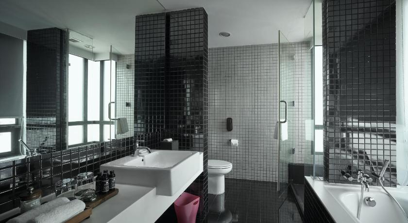 L Suite (1 Bedroom)