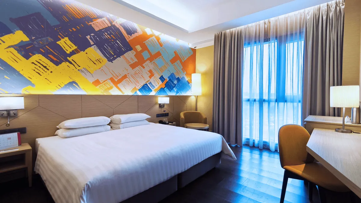 Deluxe Room (King/Twin)