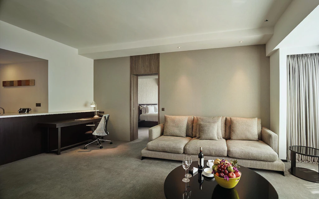 L Suite (1 Bedroom)