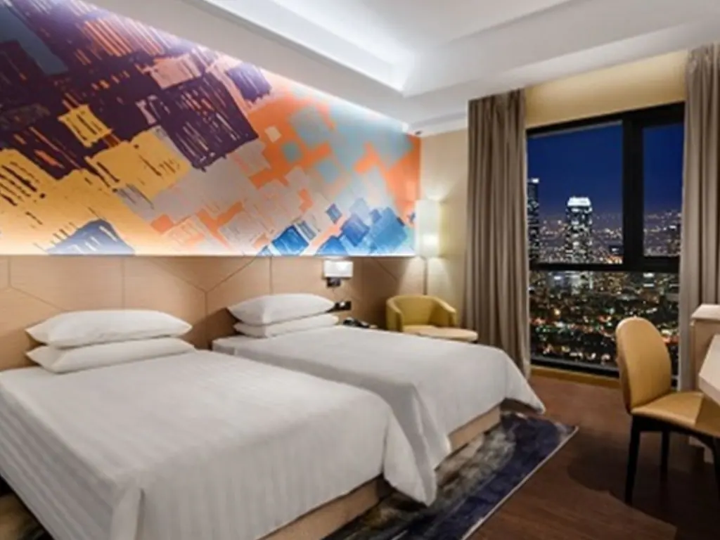 Deluxe Room (King/Twin)