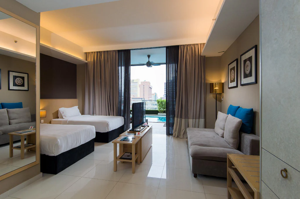 Poolside Suite